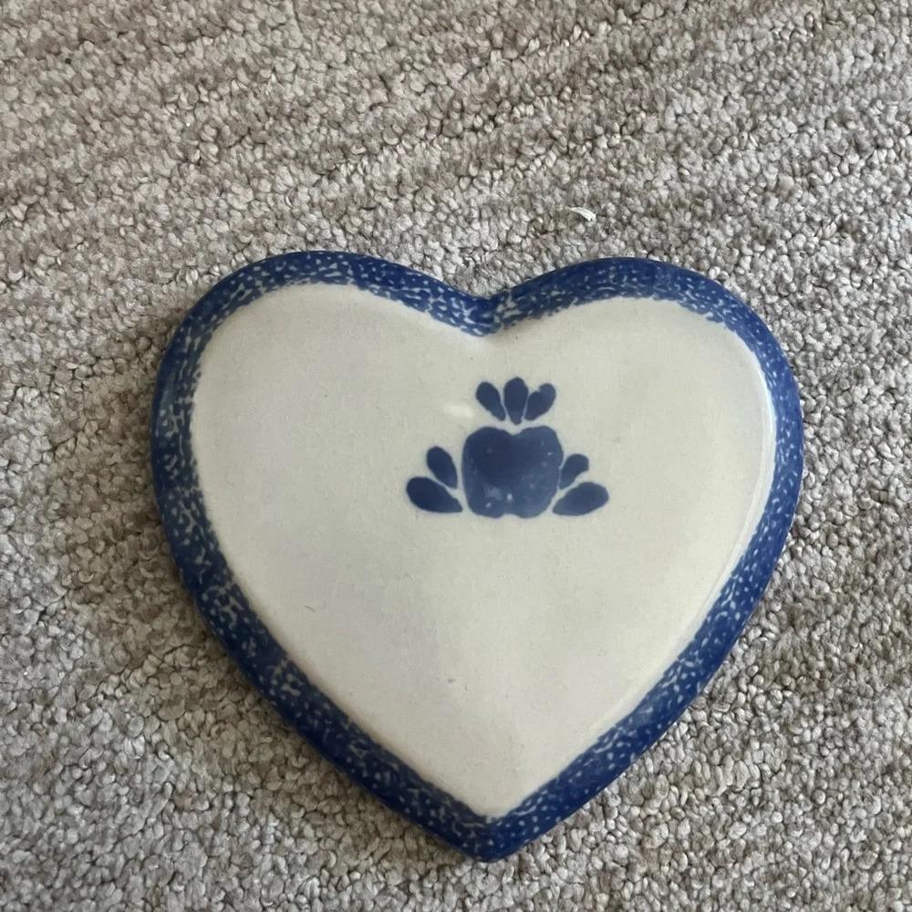 Vintage ceramic blue heart cottage core trinket dish with a lid